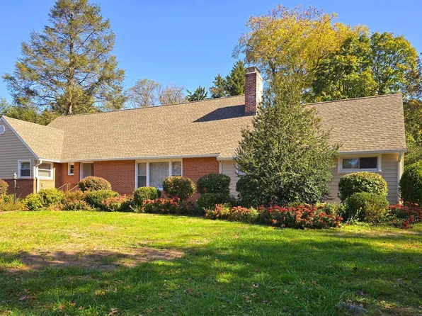 535 Mooreland Ave, Carlisle, PA 17013