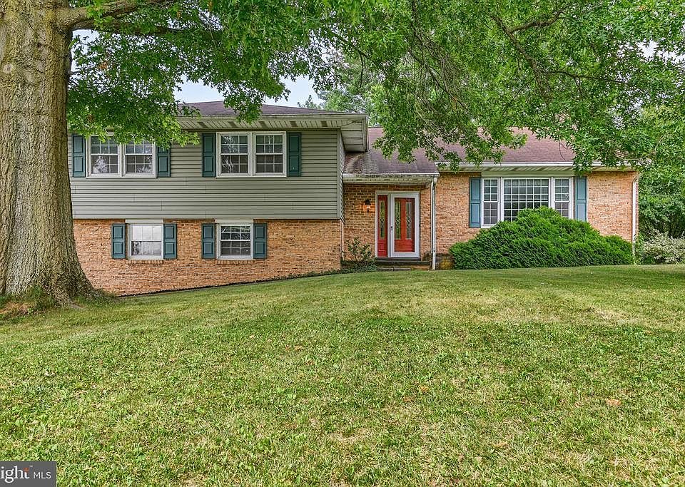 1st image of 377 Mount Pleasant Rd