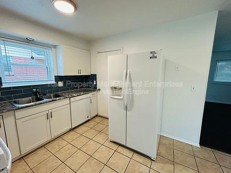 633 Lotus Ave — Photo 9