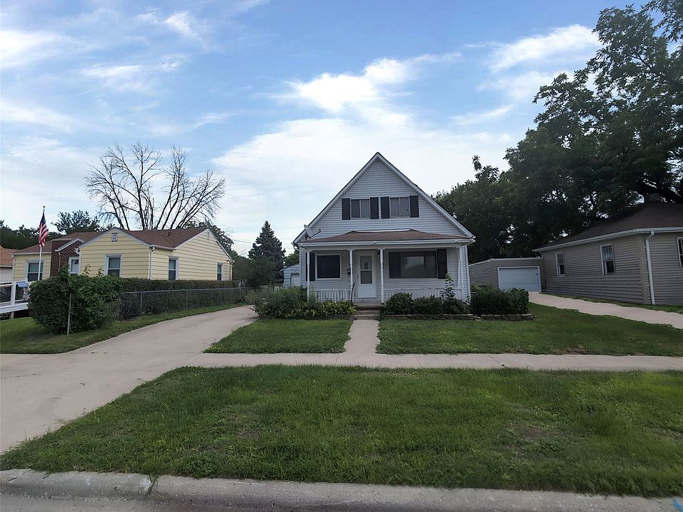 1st image of 1321 S 26th St