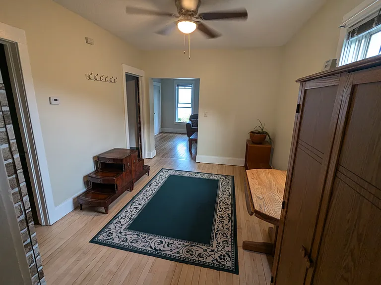 116 W 7th St #2 — Photo 5