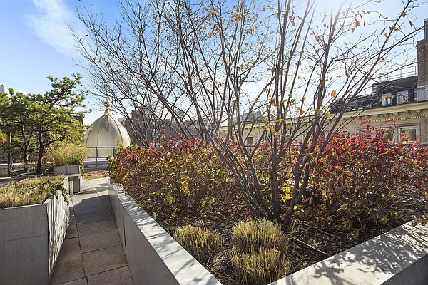 Sold by Compass | media 8