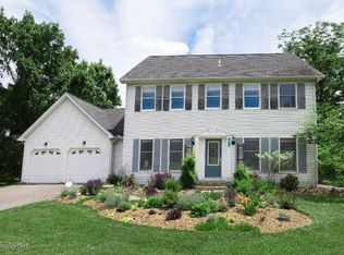 5610 Broadacre Dr, Stroudsburg, PA 18360