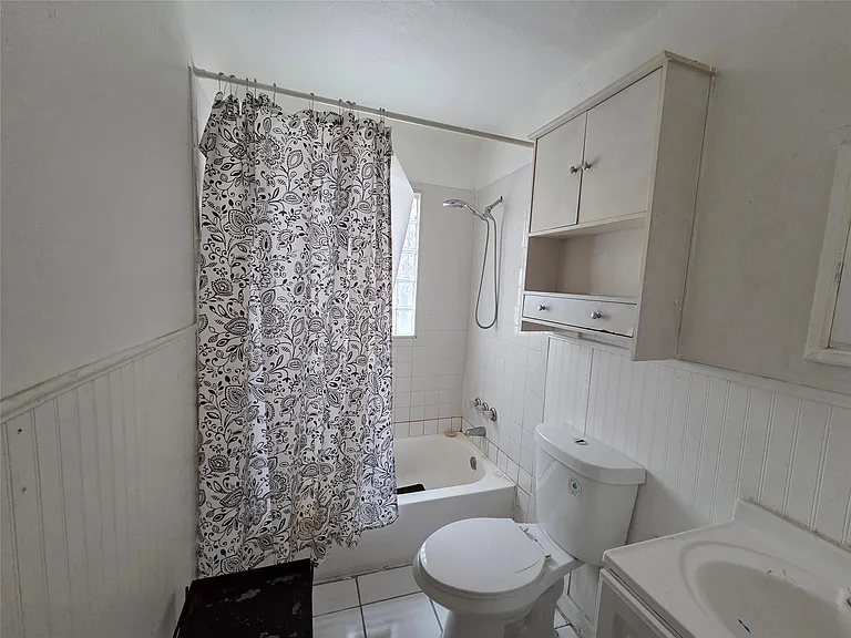 24511 Florence St — Photo 10