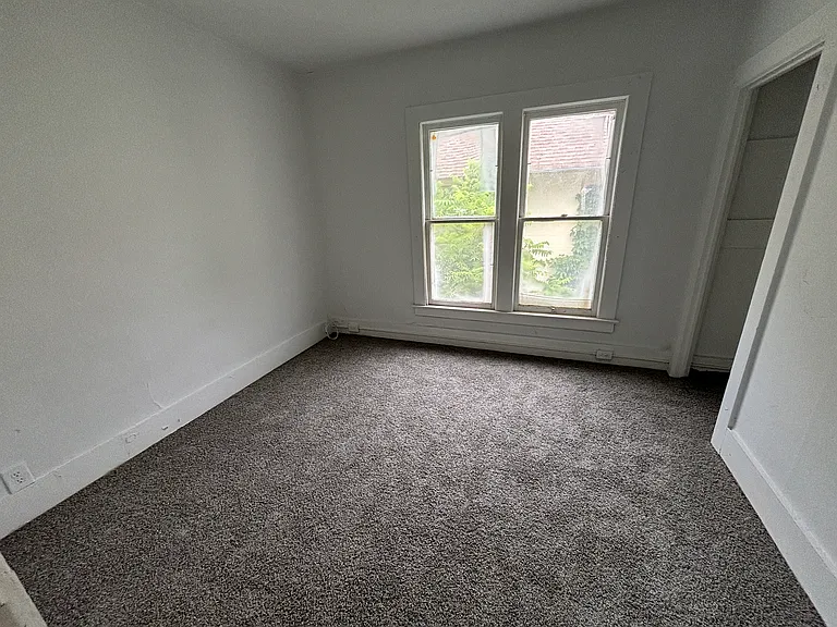 120 S Stewart Ave #B — Photo 7