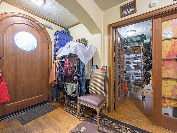 4th image of 325 River Rd