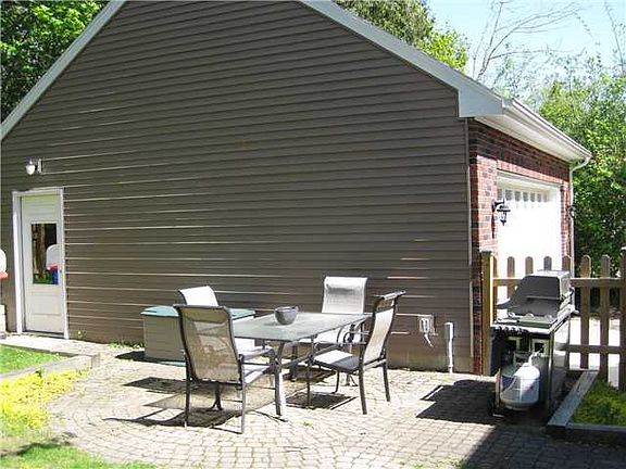 4th image of 749 E Touraine Ave