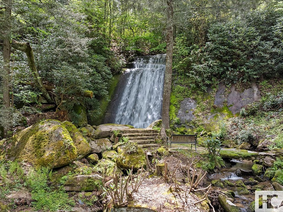 1st image of 685 Gold Mine Road