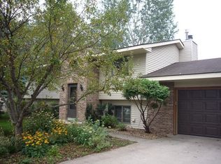 5815 Saint Albans Ct, Shoreview, MN 55126
