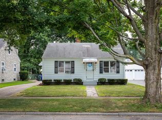 34 Dana St, Springfield, MA 01104