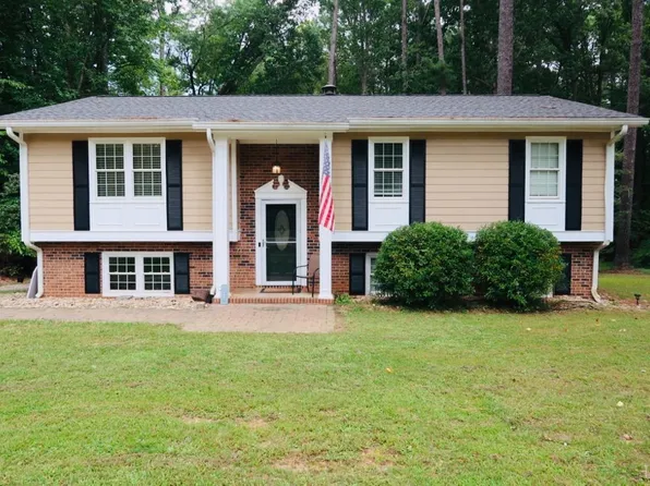 729 Marrow St, South Hill, VA 23970