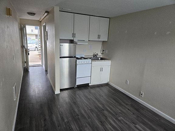 4th image of 3422 Northwest Ave #38