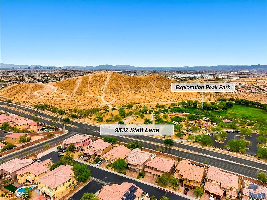 5 bed, 4.0 bath, 3987 sqft, $3,495 — Photo 3