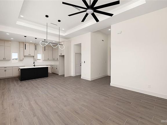 4th image of 1504 Karianna Dr