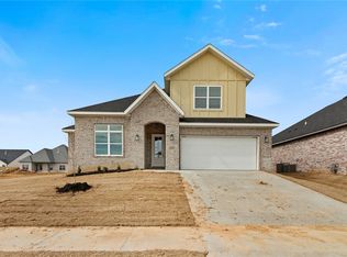 1061 Mammoth St, Centerton, AR 72719