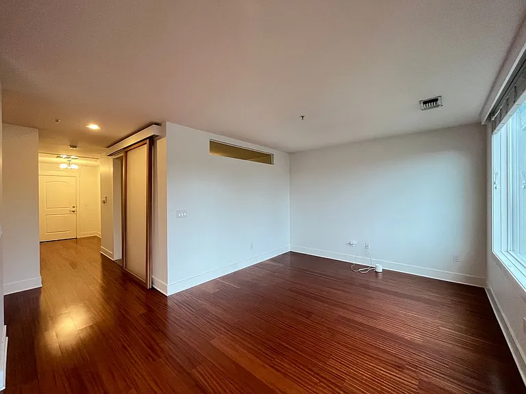 838 SE 38th Ave #302 — Photo 9
