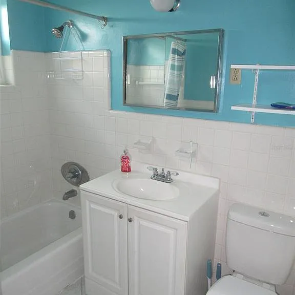 21267 Gladis Ave — Photo 6