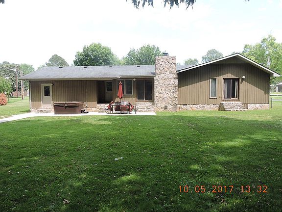 3rd image of 102 Quail Ct