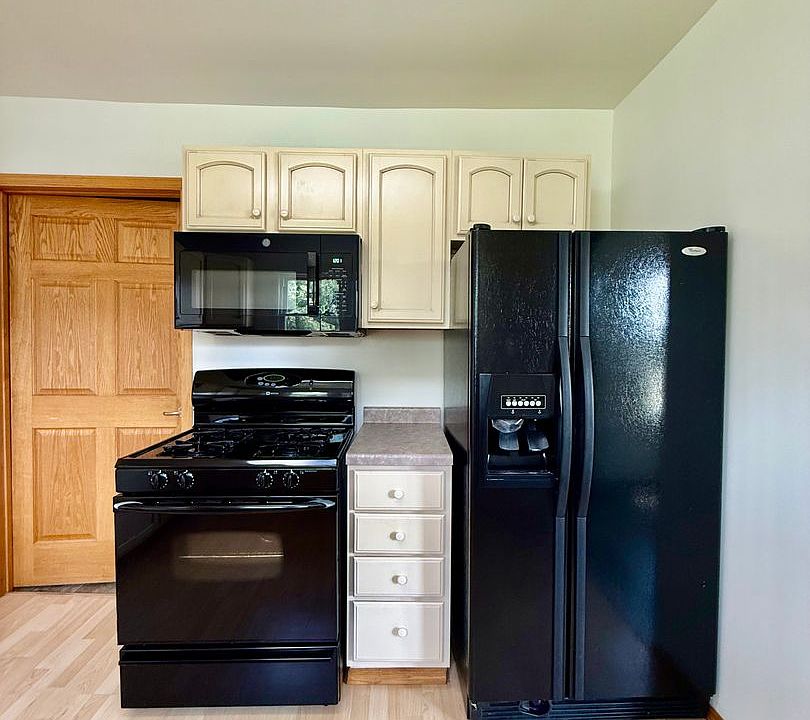 1st image of 415 7th Ave NE
