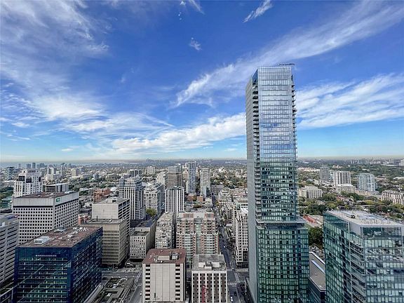 2nd image of 1 Yorkville Ave #4104