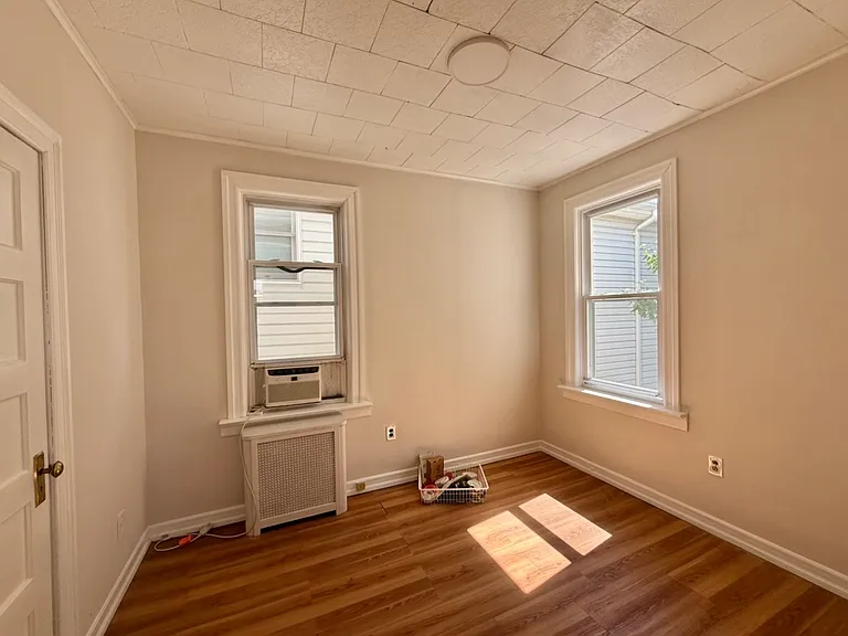308 Davis Ave #2 — Photo 5
