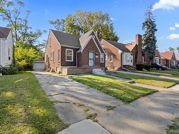 2nd image of 13575 Rutherford St