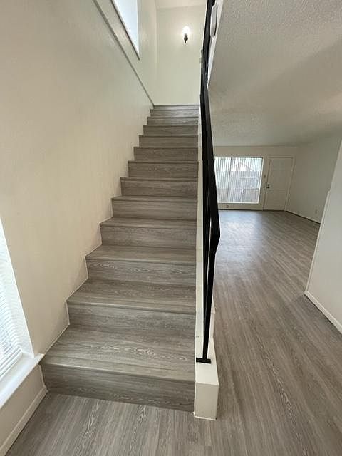 1st image of 915 N Elm St APT 1