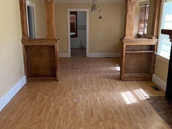 4th image of 2400 N Delaware Ave