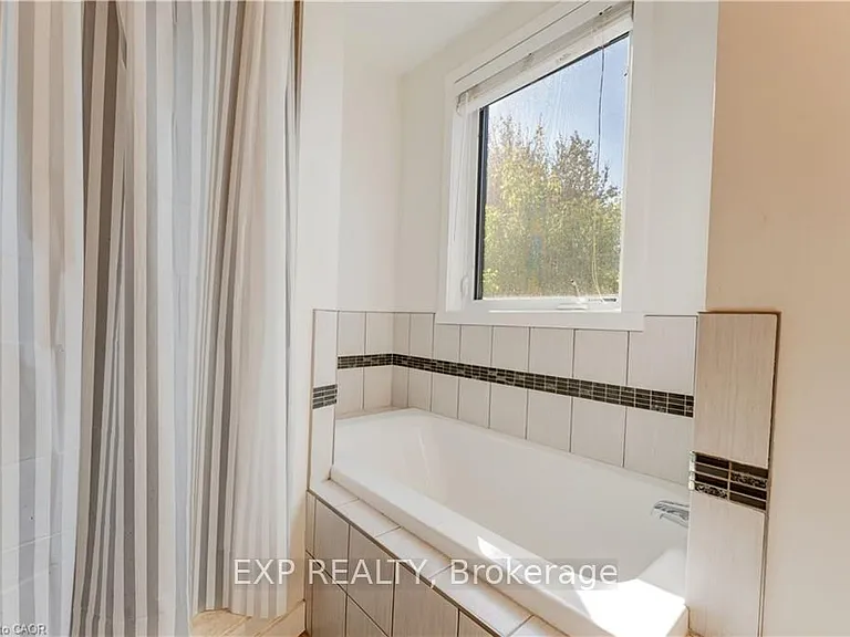 487 East Ave #5 — Photo 32