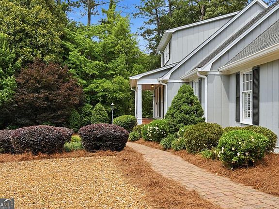 4th image of 2 Walnut Dr