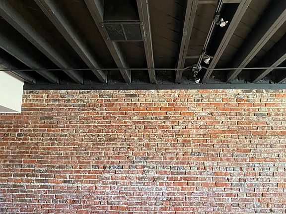 Exposed Ceiling Beams