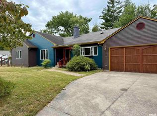 904 S Oakland Ave, Carbondale, IL 62901