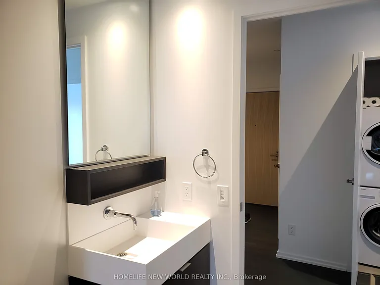 5 Soudan Ave #1104 — Photo 40