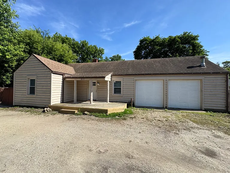 511 Montgomery Rd — Photo 1
