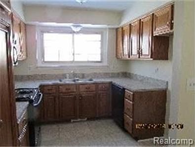5th image of 42166 Blossom Ln