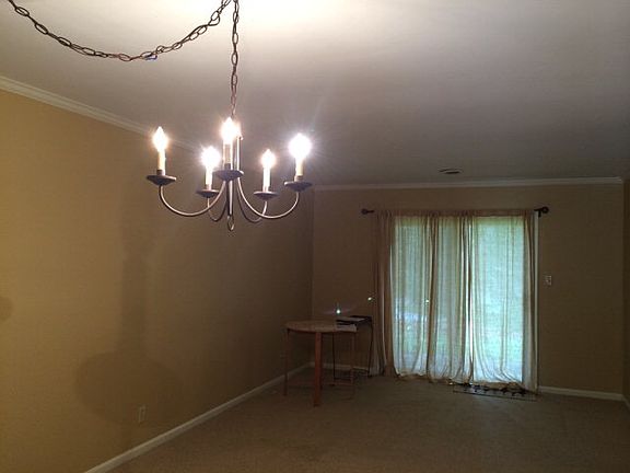 3rd image of 662 Willow Creek Dr
