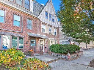 97-18 72nd Rd FLOOR 3, Forest Hills, NY 11375