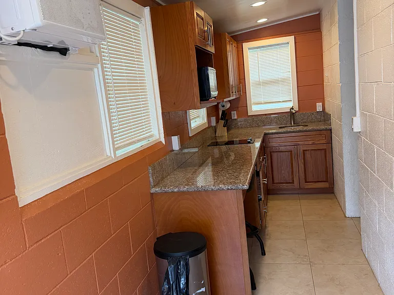 1419 Piikoi St #E — Photo 4