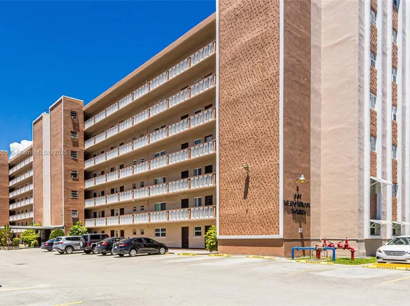 301 NE 14th Ave APT 108, Hallandale Beach, FL 33009