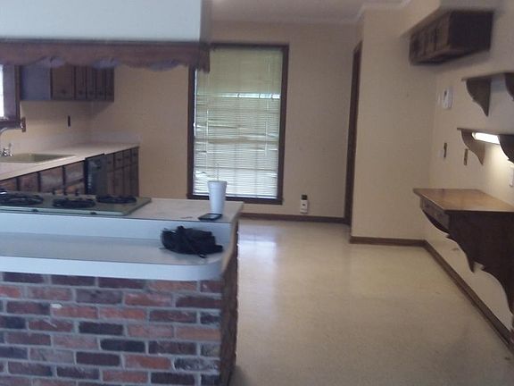 5th image of 4011 South Dr