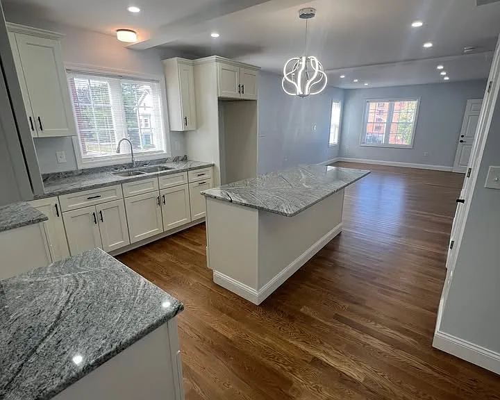 489 Spring St — Photo 2