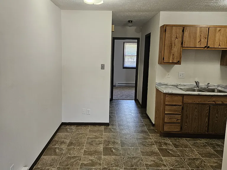 1002 Quail Dr #12 — Photo 3