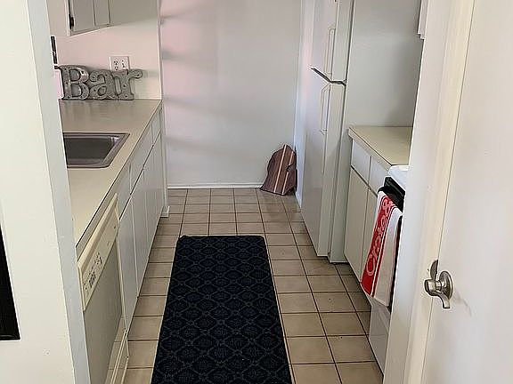5th image of 2403 Packard St APT 38