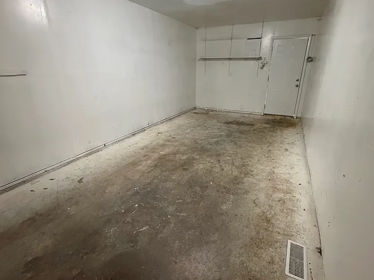 2205 Versailles Dr — Photo 12