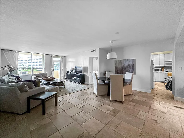 10185 Collins Ave #502 — Photo 4