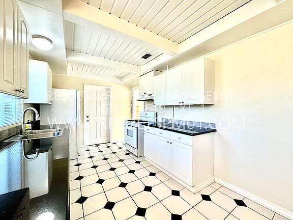 4th image of 2328 Cortez Ln