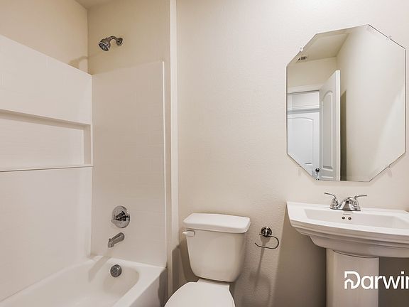 5th image of 2709 Berryhill Dr