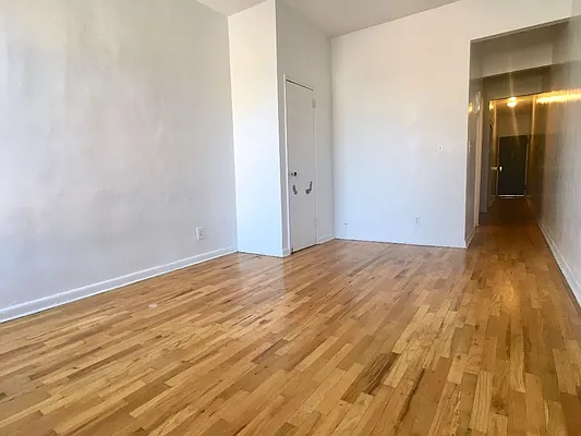 Rented by Sovereign Associates | media 7