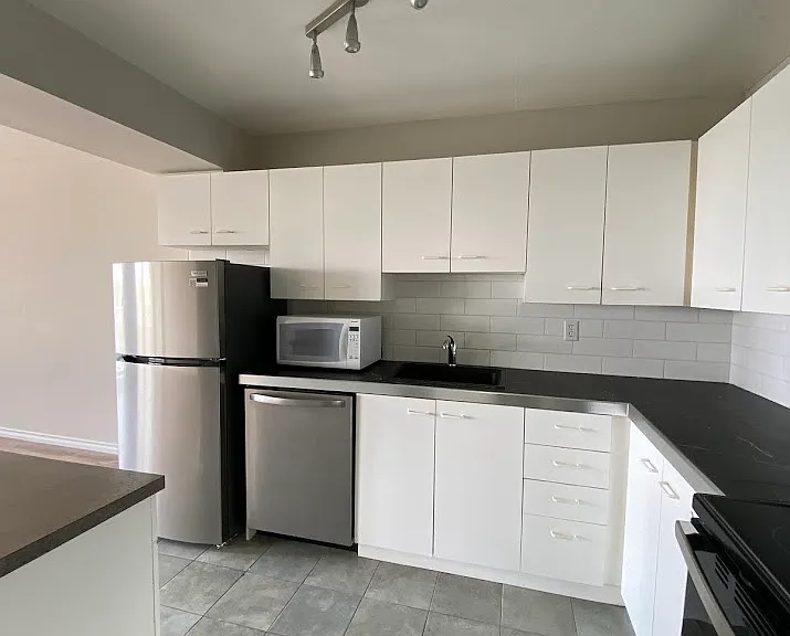 30 Chapman Ct — Photo 2