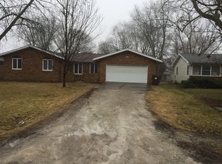 108 S Northwest St, Fisher, IL 61843
